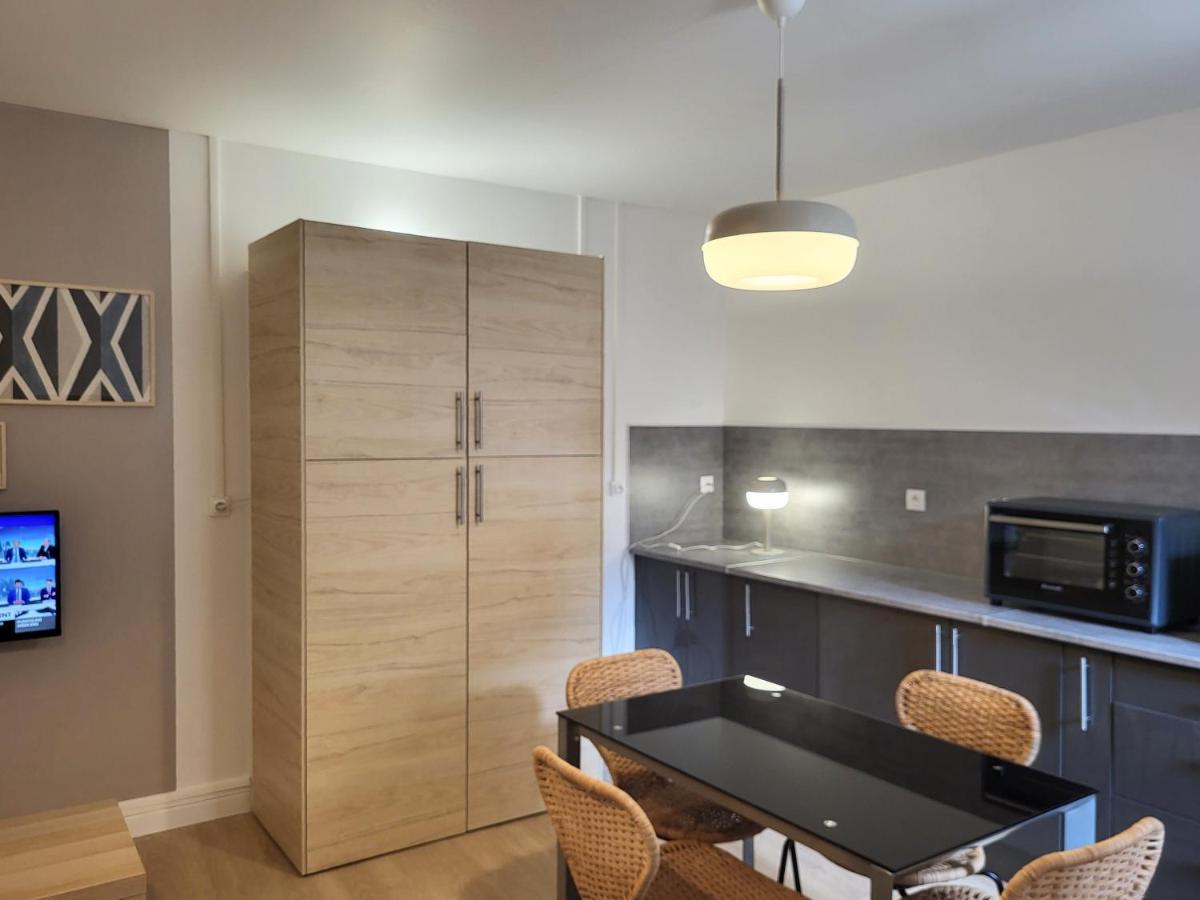 Appartement 1 Chambre, Cuisine, Coin Salon, Salle De Bain Saint-Claude Buitenkant foto