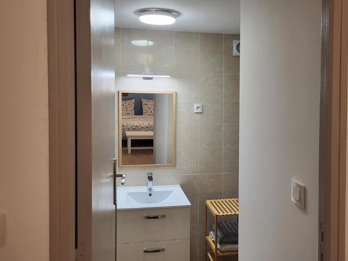 Appartement 1 Chambre, Cuisine, Coin Salon, Salle De Bain Saint-Claude Buitenkant foto